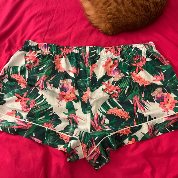 Like-new Victoria's Secret Satin Sleep Short- Tropical Multicolor, XXL - Picture 4 of 4